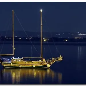 https://goktuga-boatbreakfast.sicilyhotelsitaly.net