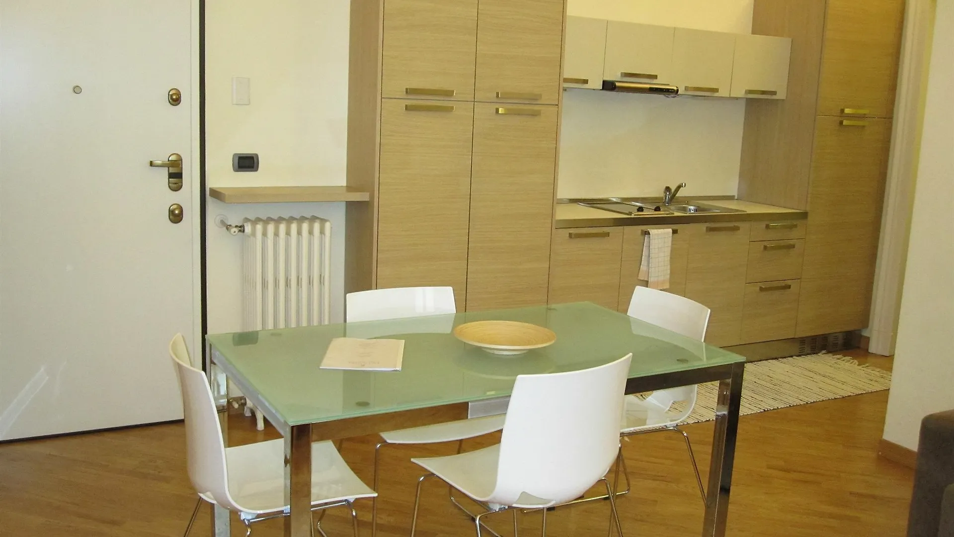 Residence De La Gare Milan 4*,